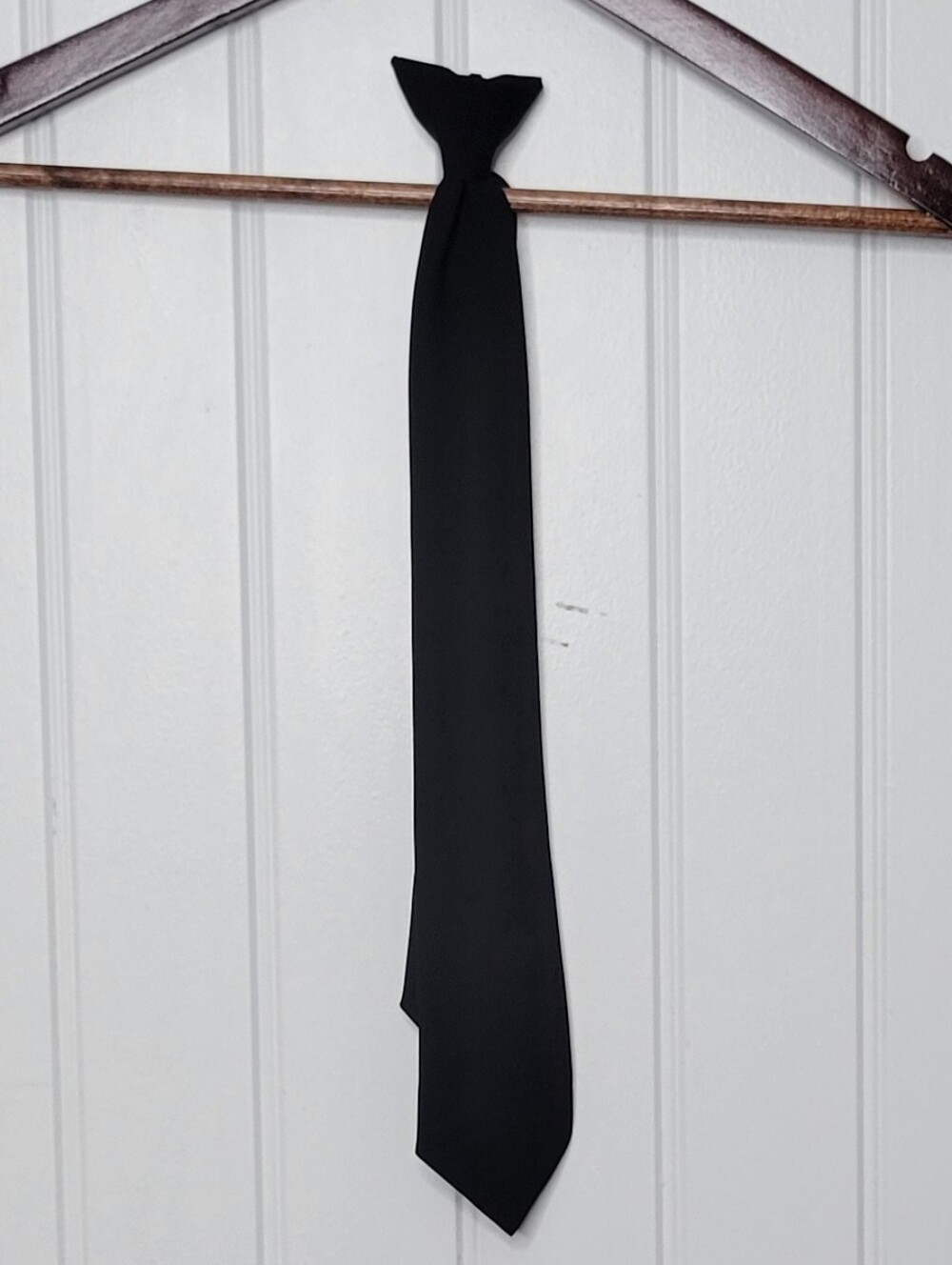 Uniform Cravats Classic Black Clip On Tie